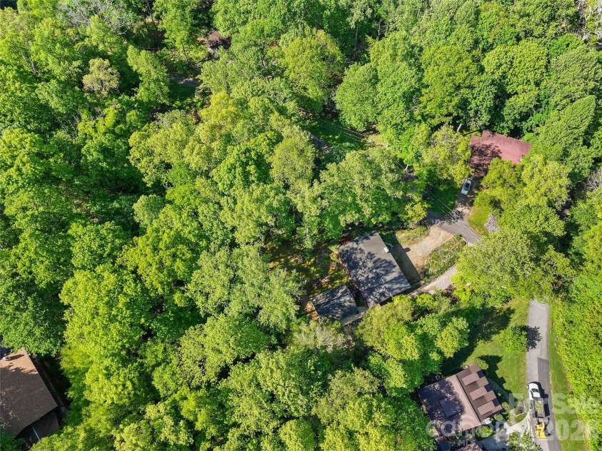 134 The Trail, Maggie Valley, NC 28751.  MLS# CAR4369403, YatesRealty ID 20695. 