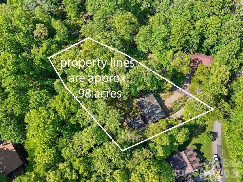 134 The Trail, Maggie Valley, NC 28751.  MLS# CAR4369403, YatesRealty ID 20695. 