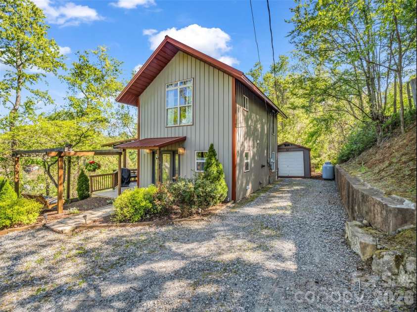 3 Ravine Extension, Woodfin, NC 28804.  MLS# CAR4373087, YatesRealty ID 20696. 