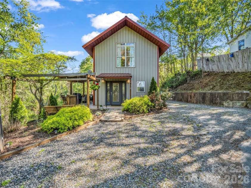 3 Ravine Extension, Woodfin, NC 28804.  MLS# CAR4373087, YatesRealty ID 20696. 