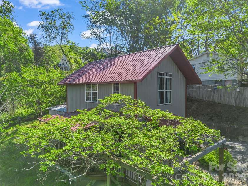 3 Ravine Extension, Woodfin, NC 28804.  MLS# CAR4373087, YatesRealty ID 20696. 