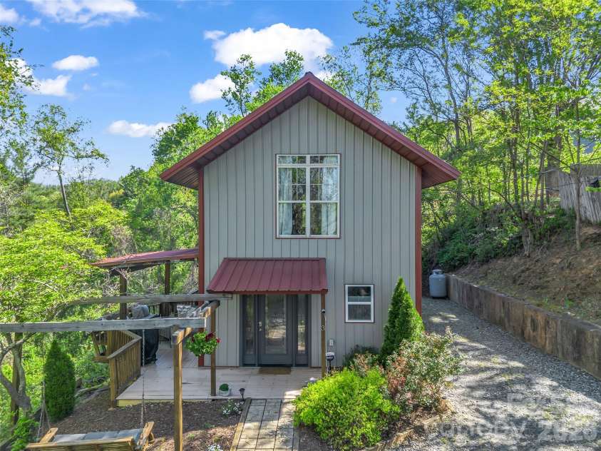 3 Ravine Extension, Woodfin, NC 28804.  MLS# CAR4373087, YatesRealty ID 20696. 
