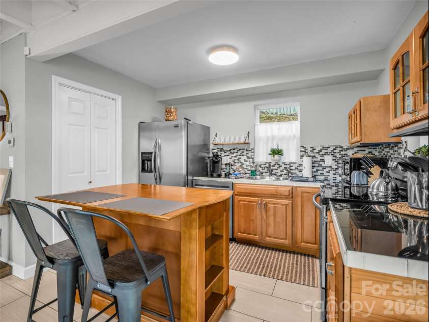 3 Ravine Extension, Woodfin, NC 28804.  MLS# CAR4373087, YatesRealty ID 20696. 