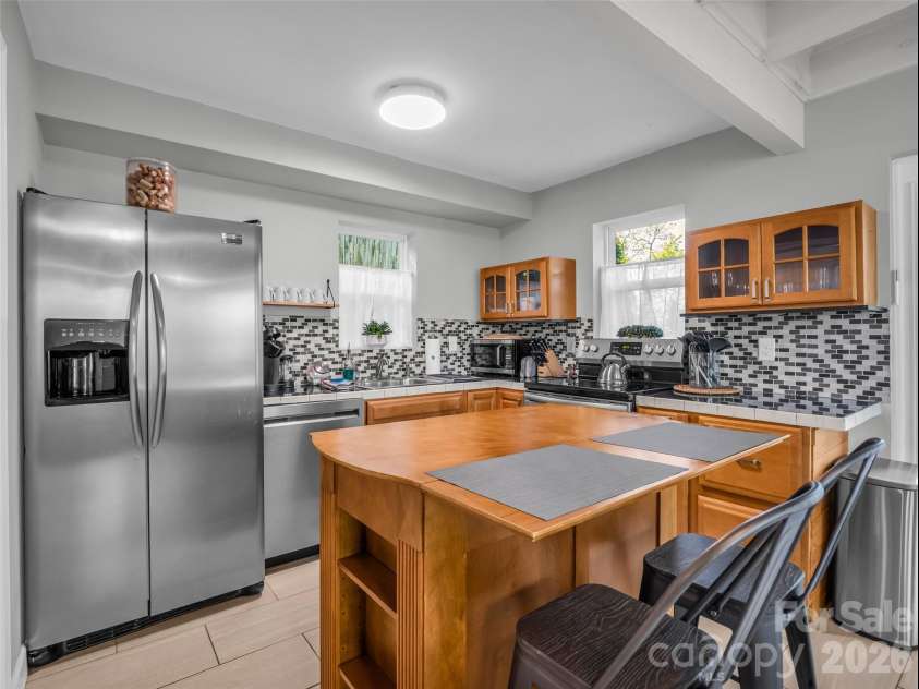 3 Ravine Extension, Woodfin, NC 28804.  MLS# CAR4373087, YatesRealty ID 20696. 