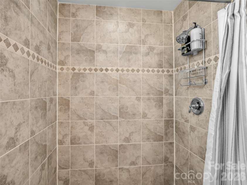 3 Ravine Extension, Woodfin, NC 28804.  MLS# CAR4373087, YatesRealty ID 20696. 