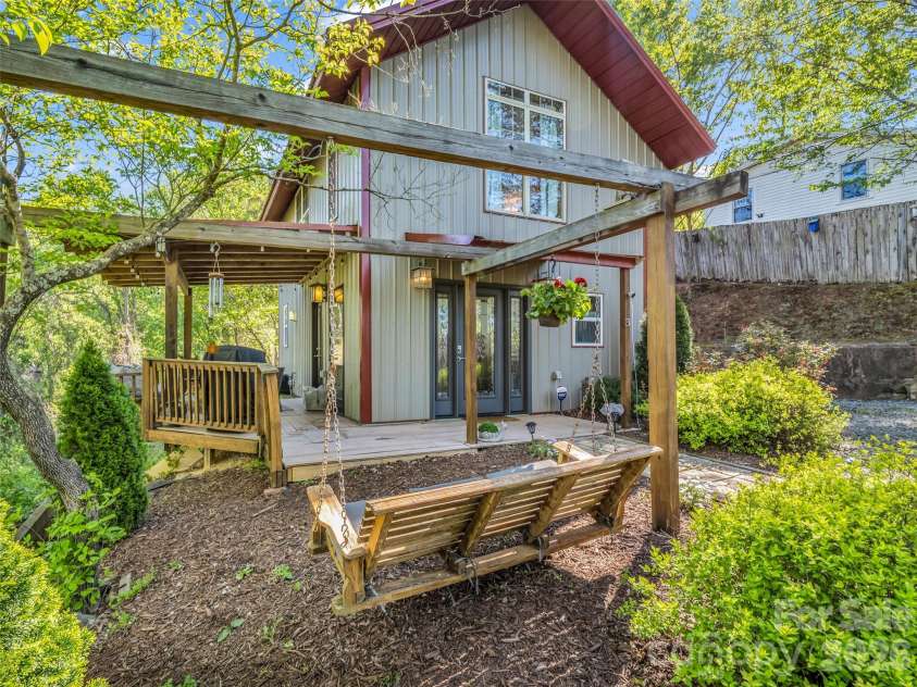 3 Ravine Extension, Woodfin, NC 28804.  MLS# CAR4373087, YatesRealty ID 20696. 