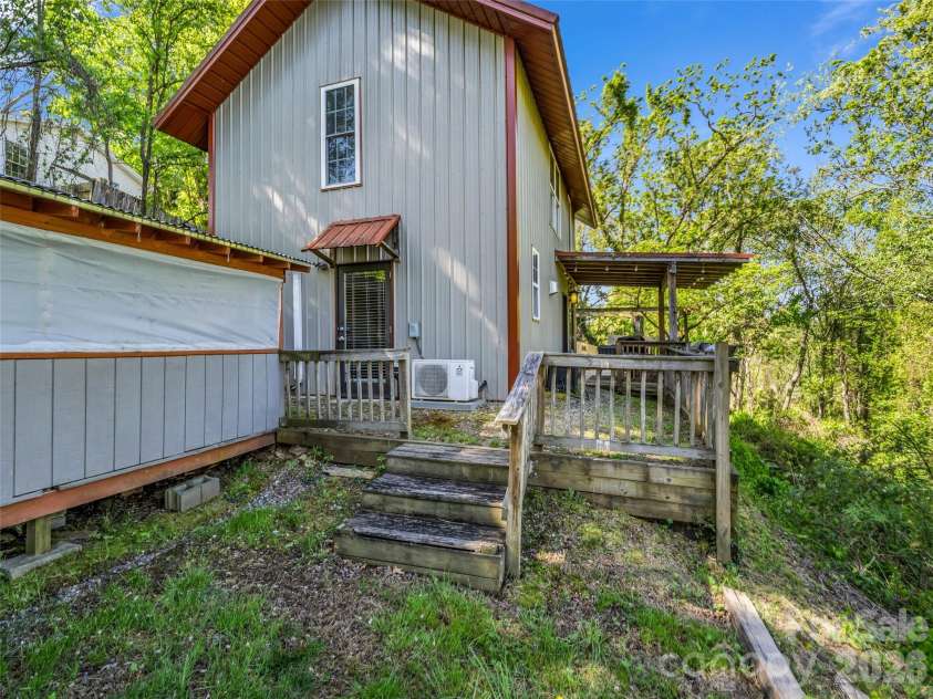 3 Ravine Extension, Woodfin, NC 28804.  MLS# CAR4373087, YatesRealty ID 20696. 