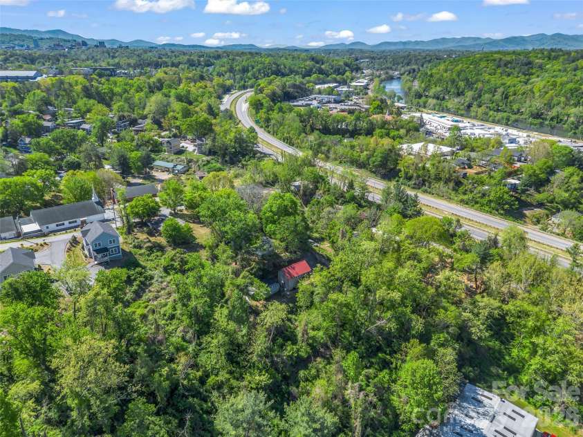 3 Ravine Extension, Woodfin, NC 28804.  MLS# CAR4373087, YatesRealty ID 20696. 