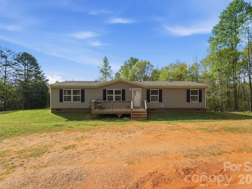 215 Jim Patterson Road, Kings Mountain, NC 28086.  MLS# CAR4362560, YatesRealty ID 20697. 
