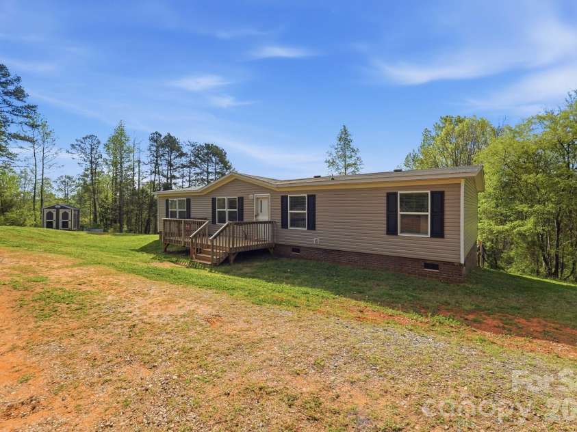 215 Jim Patterson Road, Kings Mountain, NC 28086.  MLS# CAR4362560, YatesRealty ID 20697. 