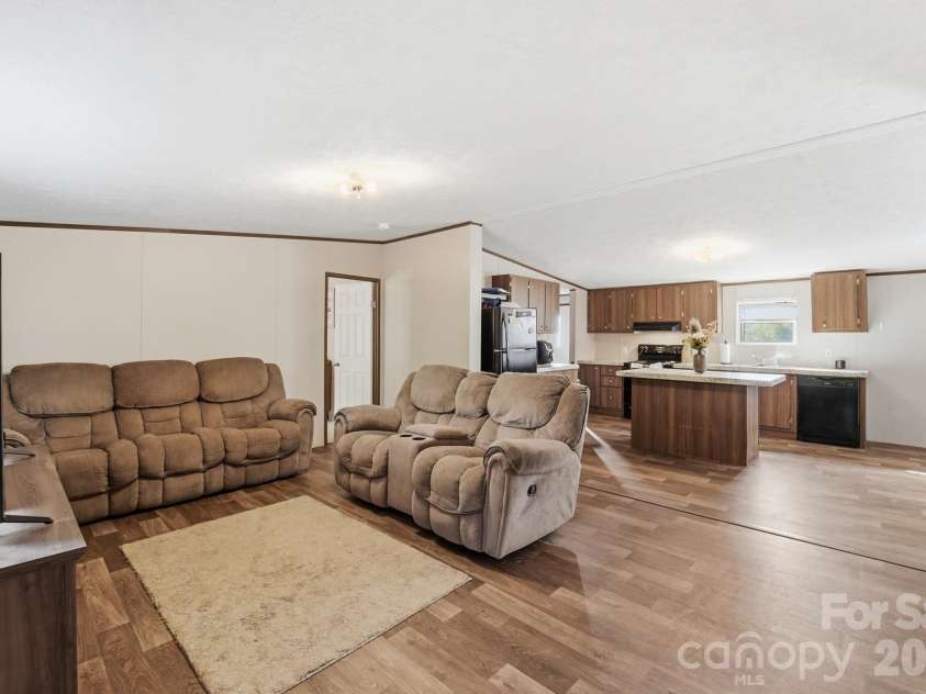 215 Jim Patterson Road, Kings Mountain, NC 28086.  MLS# CAR4362560, YatesRealty ID 20697. 