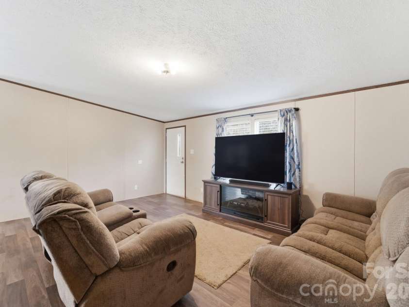215 Jim Patterson Road, Kings Mountain, NC 28086.  MLS# CAR4362560, YatesRealty ID 20697. 