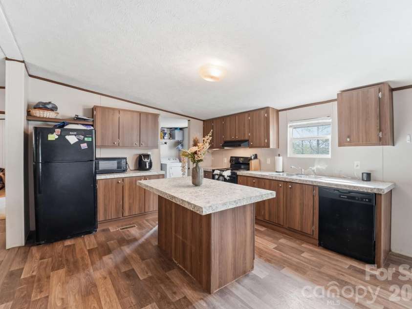 215 Jim Patterson Road, Kings Mountain, NC 28086.  MLS# CAR4362560, YatesRealty ID 20697. 