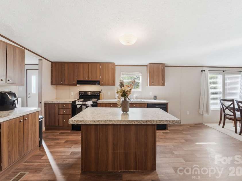 215 Jim Patterson Road, Kings Mountain, NC 28086.  MLS# CAR4362560, YatesRealty ID 20697. 