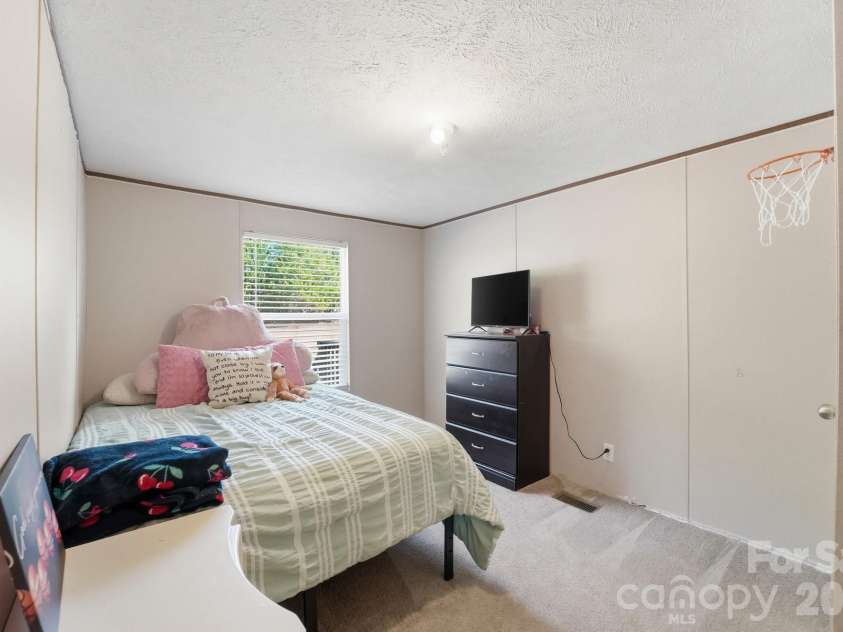 215 Jim Patterson Road, Kings Mountain, NC 28086.  MLS# CAR4362560, YatesRealty ID 20697. 