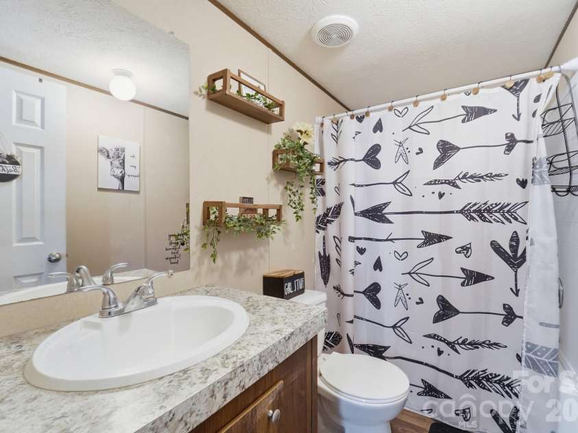 215 Jim Patterson Road, Kings Mountain, NC 28086.  MLS# CAR4362560, YatesRealty ID 20697. 