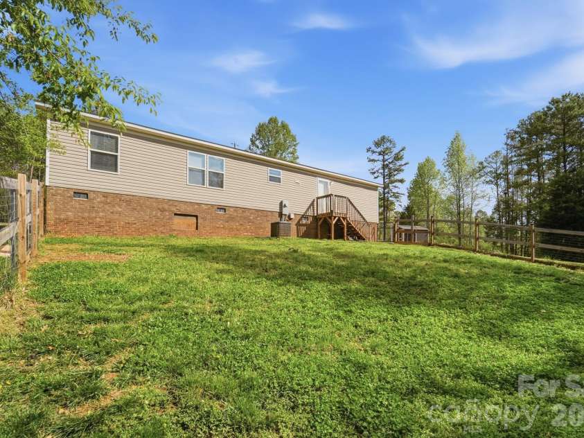 215 Jim Patterson Road, Kings Mountain, NC 28086.  MLS# CAR4362560, YatesRealty ID 20697. 