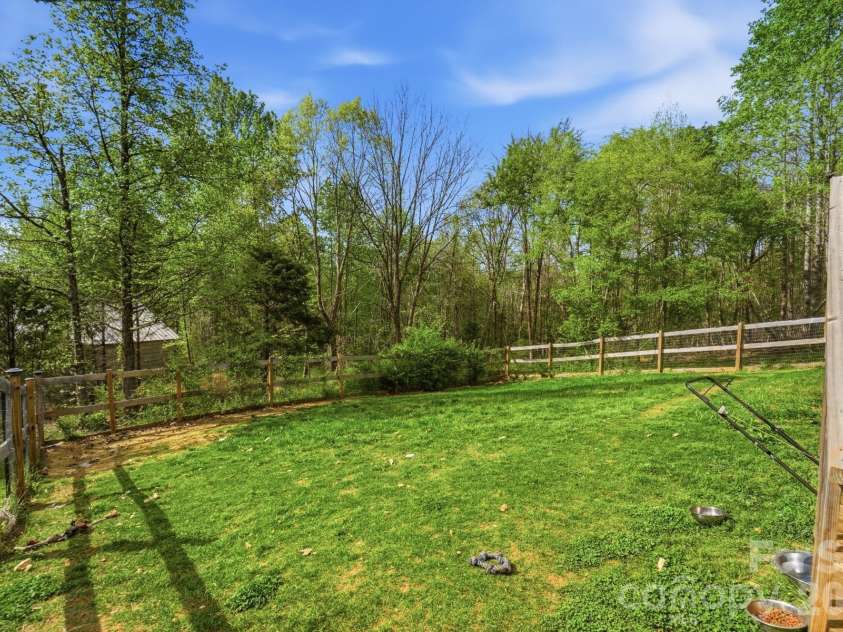 215 Jim Patterson Road, Kings Mountain, NC 28086.  MLS# CAR4362560, YatesRealty ID 20697. 
