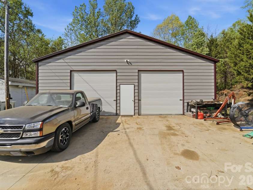215 Jim Patterson Road, Kings Mountain, NC 28086.  MLS# CAR4362560, YatesRealty ID 20697. 