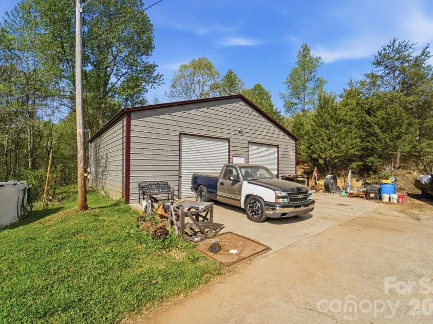 215 Jim Patterson Road, Kings Mountain, NC 28086.  MLS# CAR4362560, YatesRealty ID 20697. 