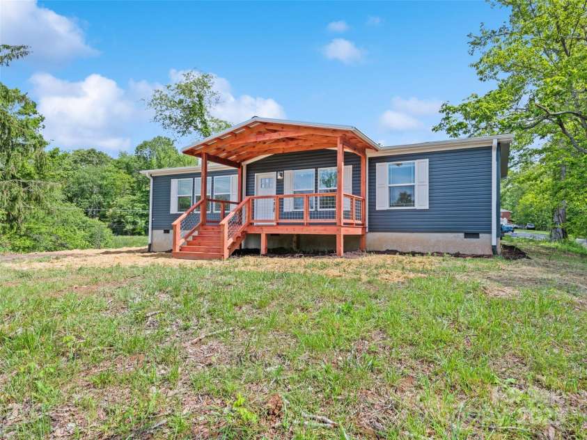 255 Thompson Cove Road, Clyde, NC 28721.  MLS# CAR4259077, YatesRealty ID 20699. 