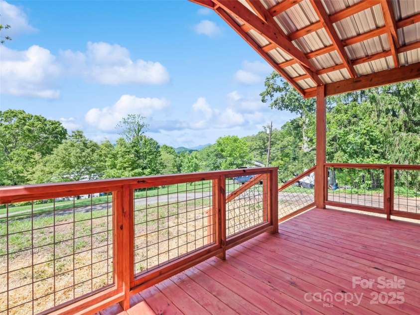 255 Thompson Cove Road, Clyde, NC 28721.  MLS# CAR4259077, YatesRealty ID 20699. 