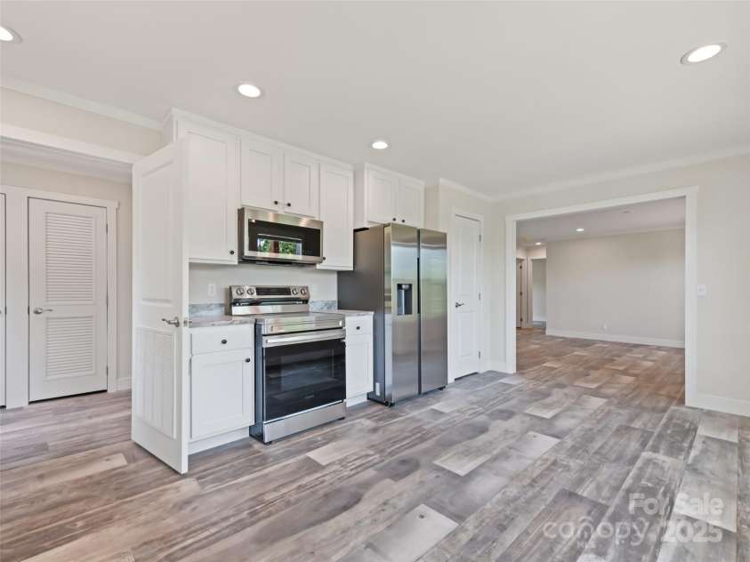 255 Thompson Cove Road, Clyde, NC 28721.  MLS# CAR4259077, YatesRealty ID 20699. 