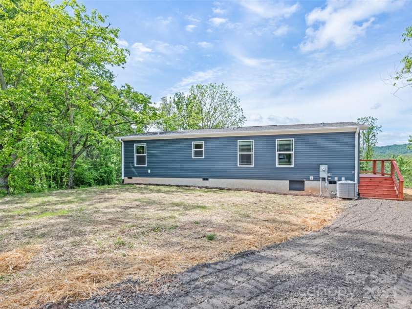 255 Thompson Cove Road, Clyde, NC 28721.  MLS# CAR4259077, YatesRealty ID 20699. 
