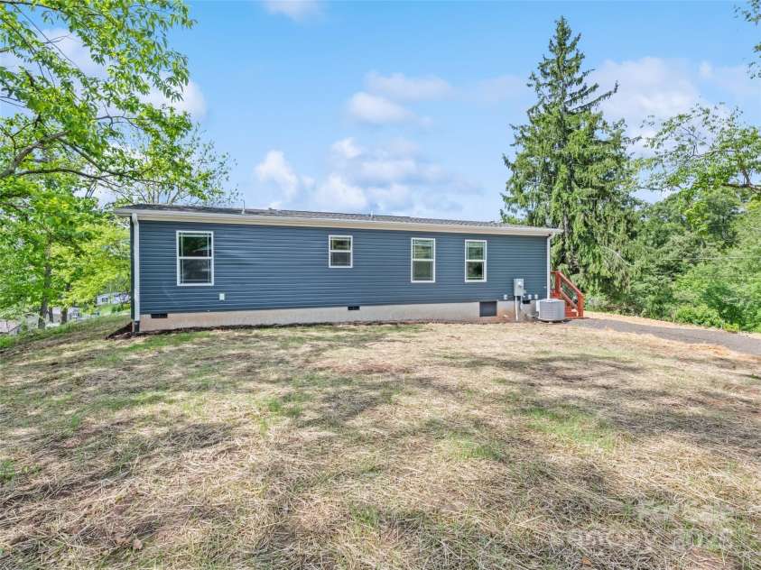 255 Thompson Cove Road, Clyde, NC 28721.  MLS# CAR4259077, YatesRealty ID 20699. 