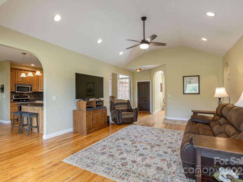 28 Tudor Crescent Court, Hendersonville, NC 28739.  MLS# CAR4255381, YatesRealty ID 207. 