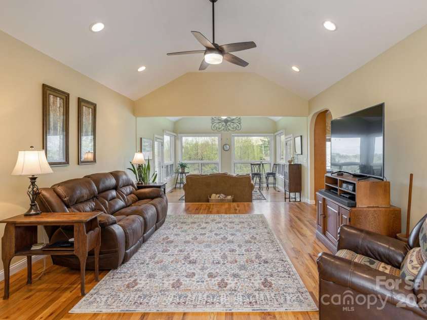 28 Tudor Crescent Court, Hendersonville, NC 28739.  MLS# CAR4255381, YatesRealty ID 207. 