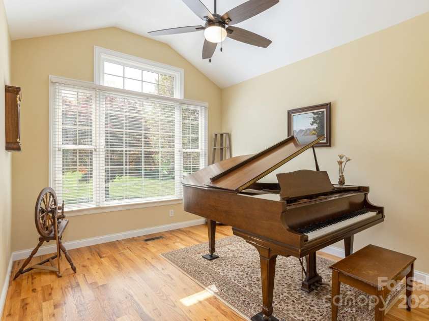 28 Tudor Crescent Court, Hendersonville, NC 28739.  MLS# CAR4255381, YatesRealty ID 207. 