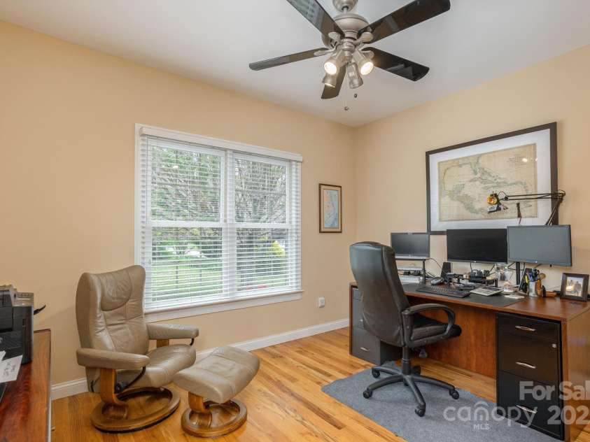 28 Tudor Crescent Court, Hendersonville, NC 28739.  MLS# CAR4255381, YatesRealty ID 207. 