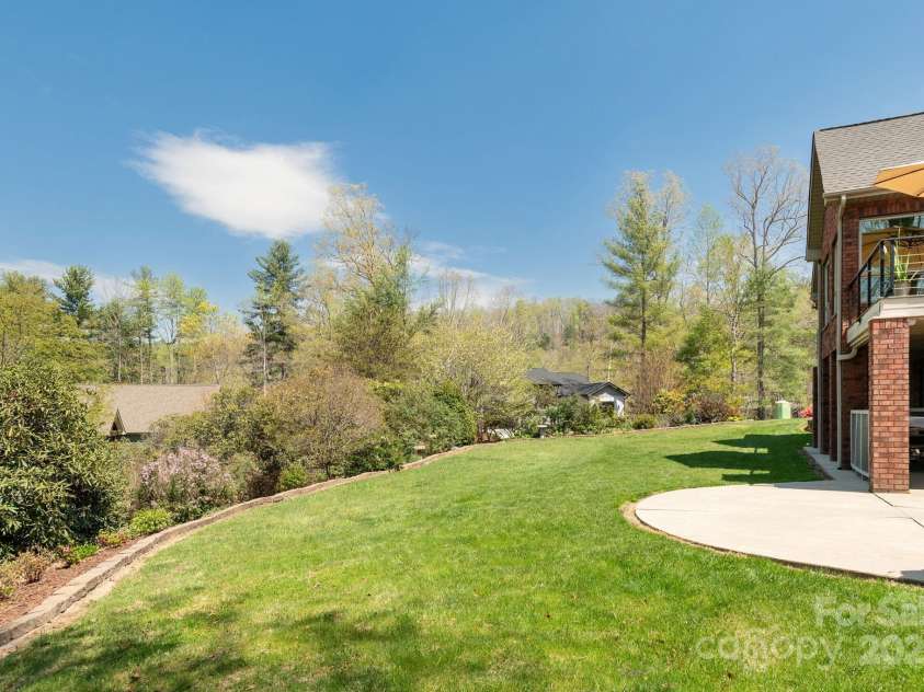 28 Tudor Crescent Court, Hendersonville, NC 28739.  MLS# CAR4255381, YatesRealty ID 207. 