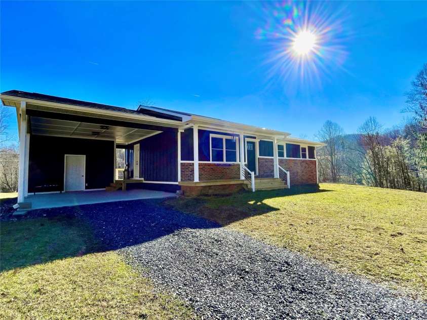 2019 Dale Road, Spruce Pine, NC 28777.  MLS# CAR4335302, YatesRealty ID 2070. 