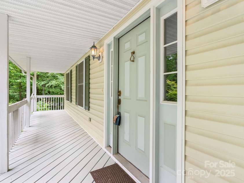 8 Fiver Lane, Asheville, NC 28803.  MLS# CAR4224910, YatesRealty ID 2070. 