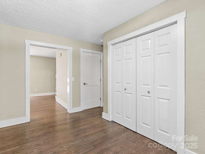 8 Fiver Lane, Asheville, NC 28803.  MLS# CAR4224910, YatesRealty ID 2070. 