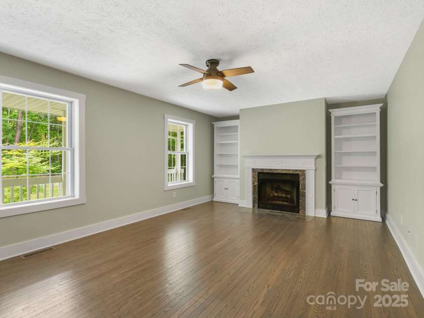 8 Fiver Lane, Asheville, NC 28803.  MLS# CAR4224910, YatesRealty ID 2070. 