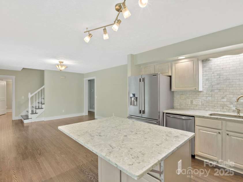 8 Fiver Lane, Asheville, NC 28803.  MLS# CAR4224910, YatesRealty ID 2070. 