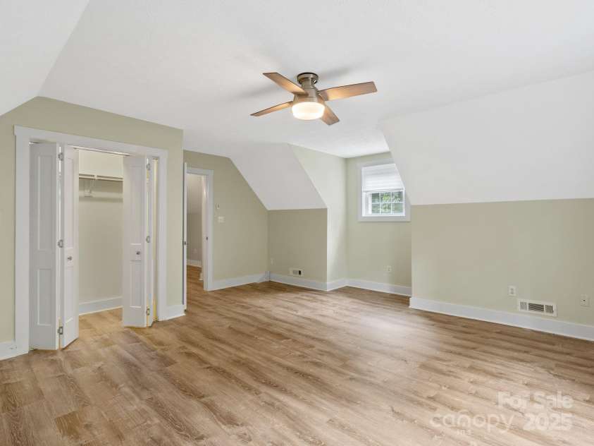 8 Fiver Lane, Asheville, NC 28803.  MLS# CAR4224910, YatesRealty ID 2070. 