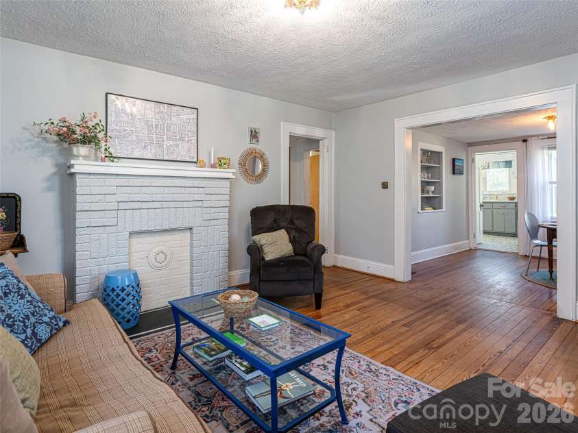 516 Onteora Boulevard, Asheville, NC 28803.  MLS# CAR4366772, YatesRealty ID 20700. 