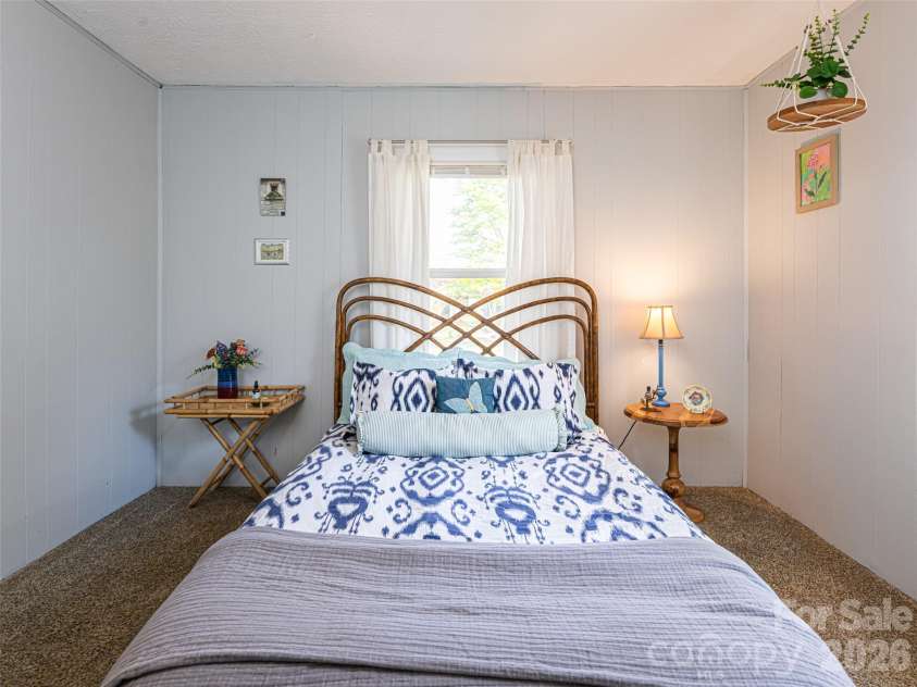 516 Onteora Boulevard, Asheville, NC 28803.  MLS# CAR4366772, YatesRealty ID 20700. Bedroom 1