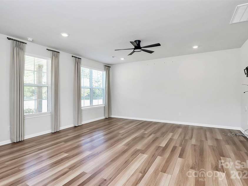 720 Herlong Avenue, Rock Hill, SC 29732.  MLS# CAR4259738, YatesRealty ID 20700. 