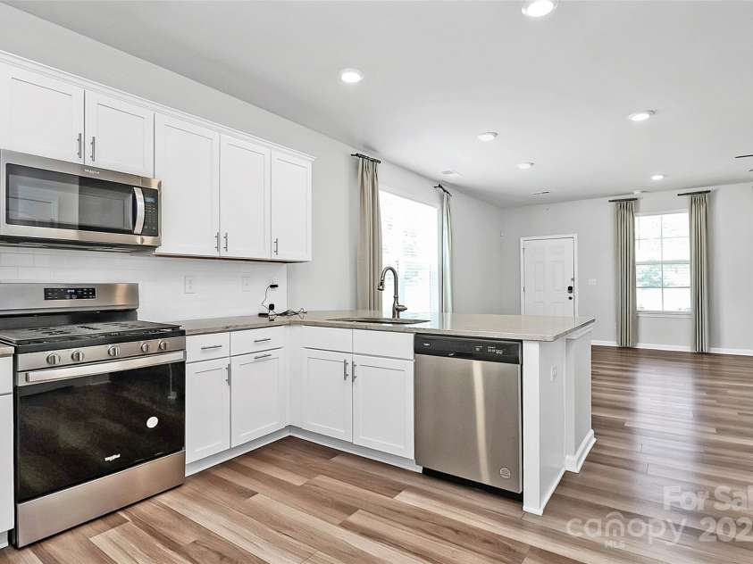 720 Herlong Avenue, Rock Hill, SC 29732.  MLS# CAR4259738, YatesRealty ID 20700. 