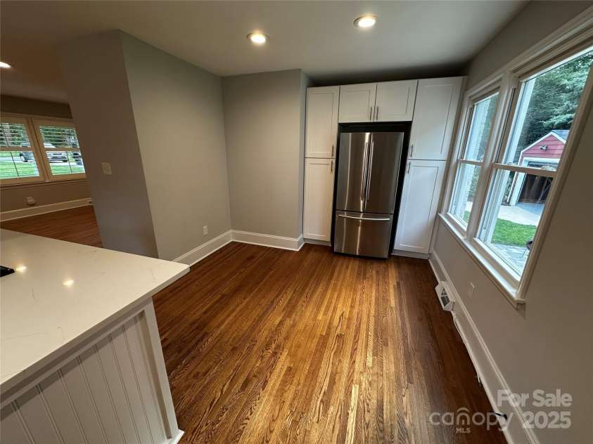 2115 Arnold Drive, Charlotte, NC 28205.  MLS# CAR4269939, YatesRealty ID 20701. Breakfast Nook