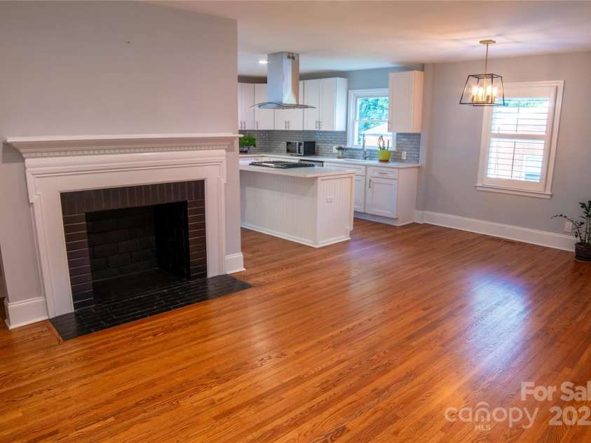 2115 Arnold Drive, Charlotte, NC 28205.  MLS# CAR4269939, YatesRealty ID 20701. Living room/ Dining Room