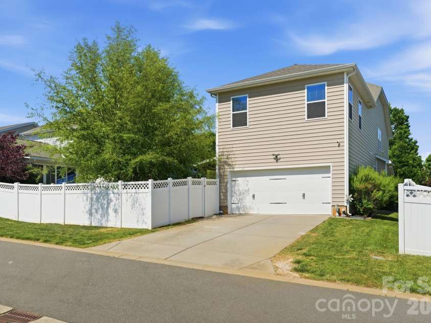 3119 Kelsey Plaza, Kannapolis, NC 28081.  MLS# CAR4373266, YatesRealty ID 20701. 