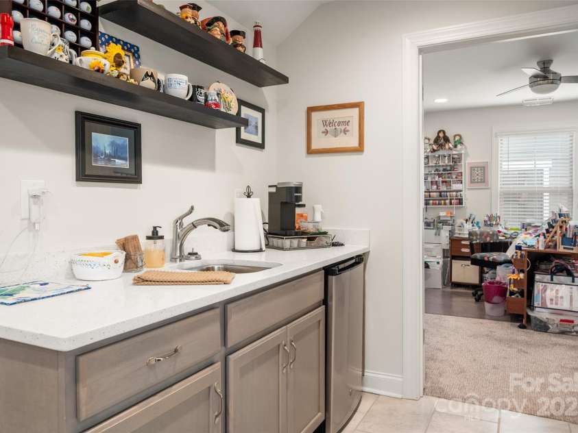 1006 Gradison Drive, Matthews, NC 28104.  MLS# CAR4267632, YatesRealty ID 20702. 