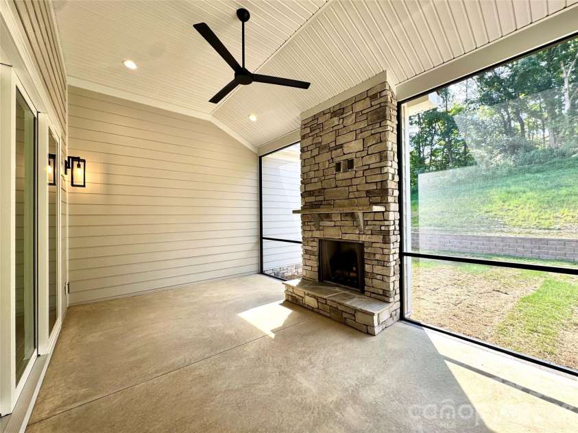 452 Voyager Lane, Concord, NC 28025.  MLS# CAR4378287, YatesRealty ID 20702. 