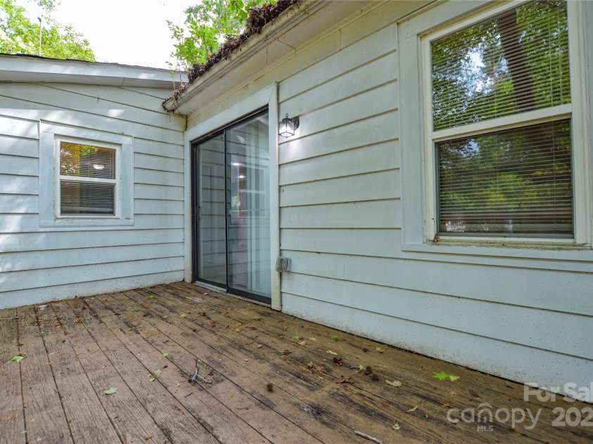 636 Forest Street, Concord, NC 28025.  MLS# CAR4270721, YatesRealty ID 20705. 